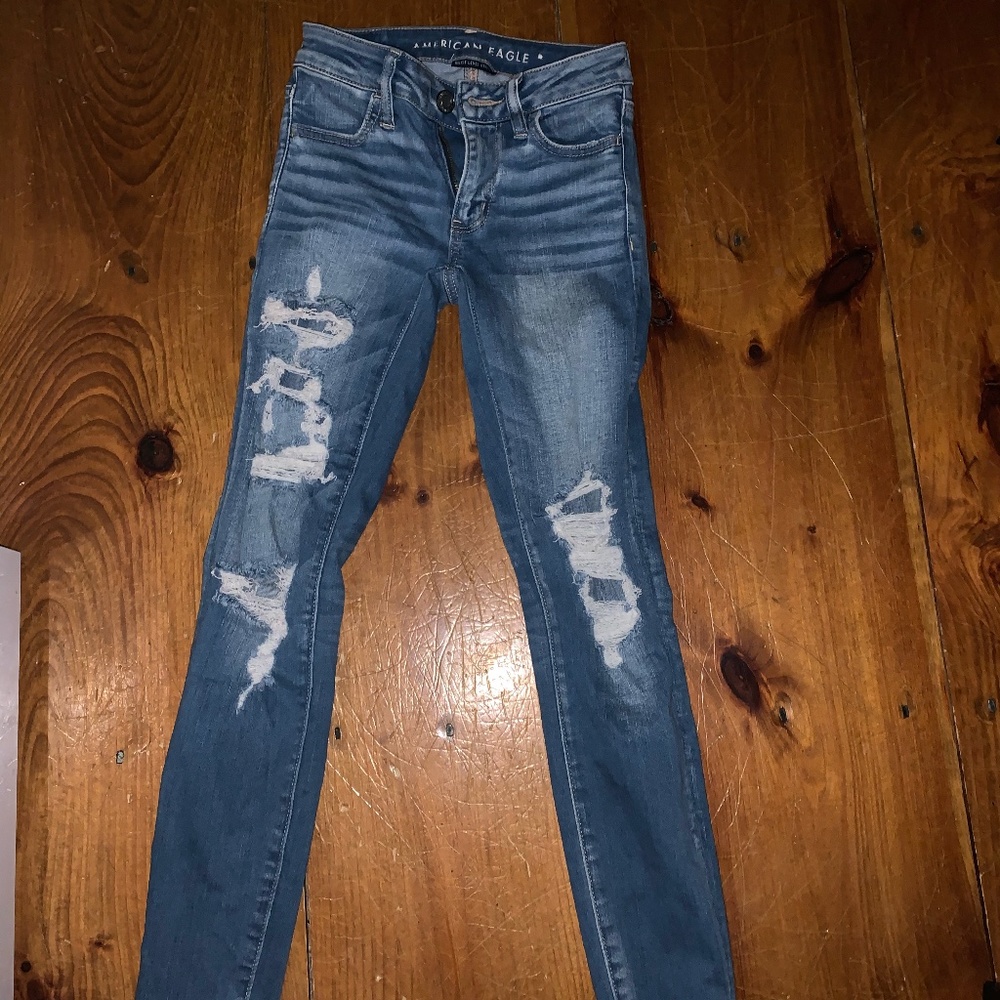 AMERICAN EAGLE JEANS